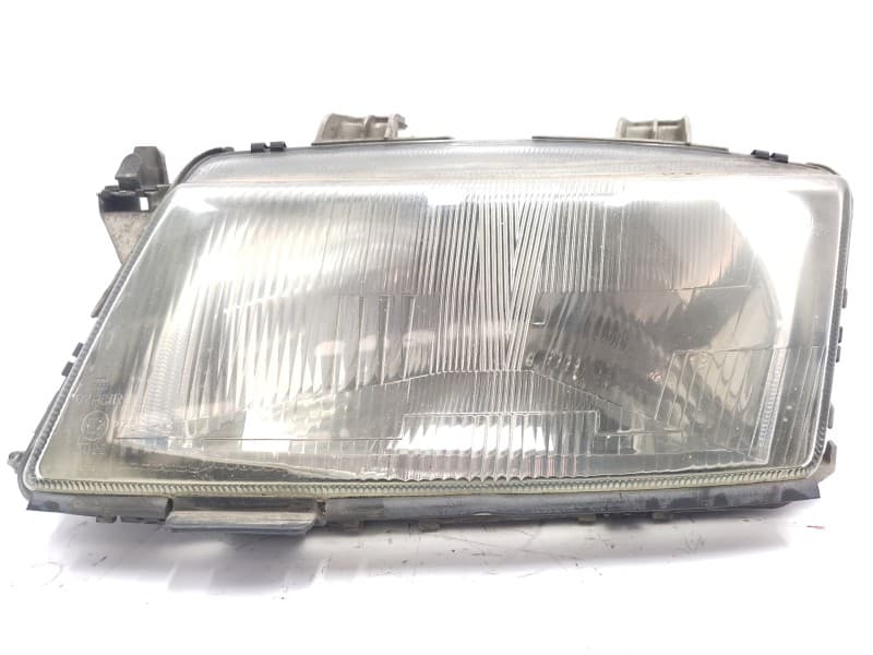 Faro Izquierdo 4480992  - Saab 900 Berlina 2.3 Cat