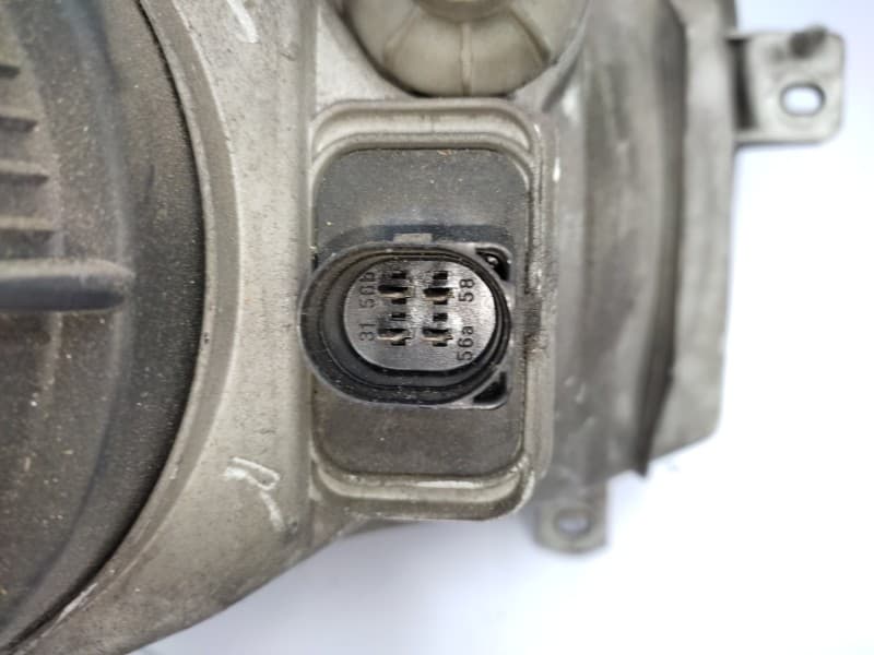 Faro Izquierdo 3905300l  - Volkswagen Vento (1h2) 1.4 2