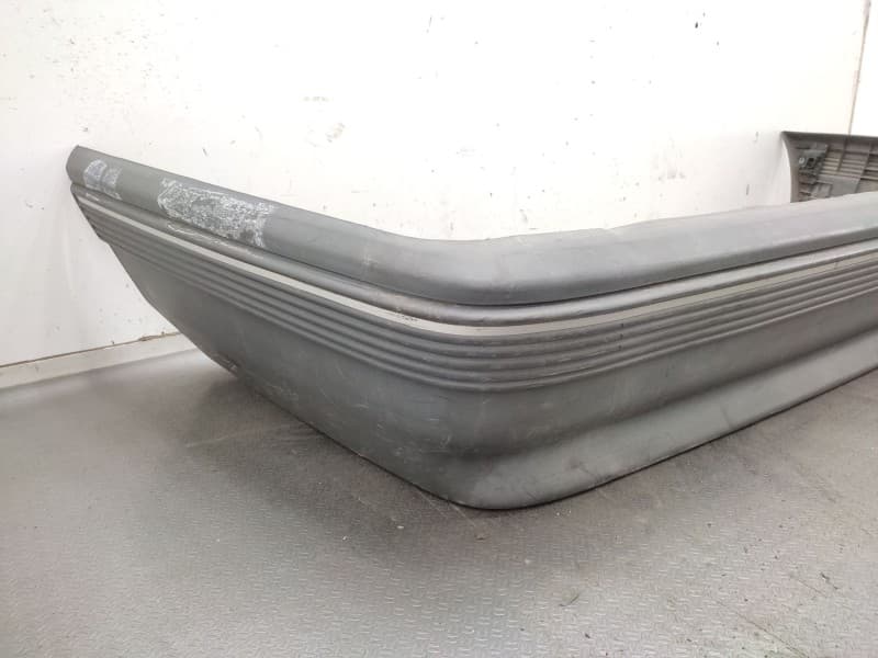 Paragolpes Trasero  - Opel Kadett E Ls Berlina 3