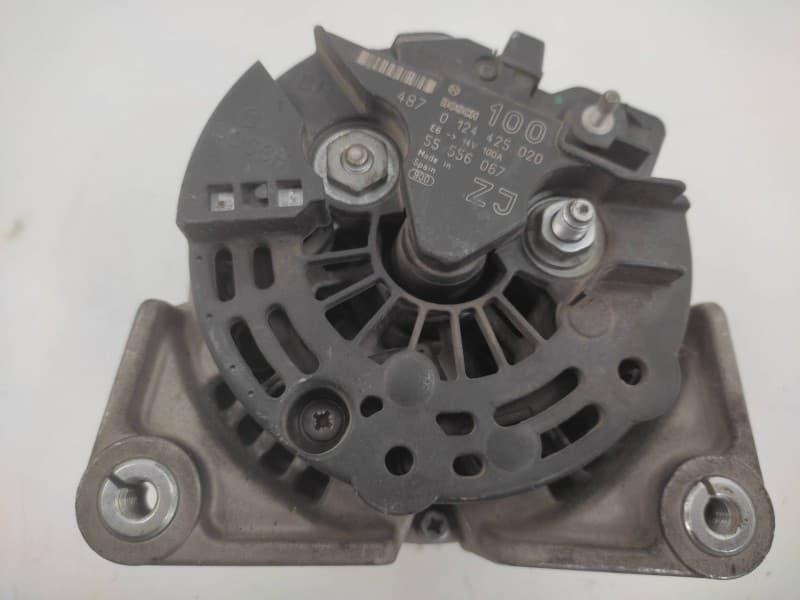 Alternador 55556067  - Opel Astra H Ber. Sport 2