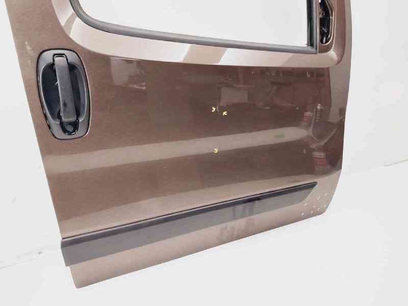 Recambio de puerta delantera derecha para fiat qubo (300) dynamic referencia OEM IAM 5
