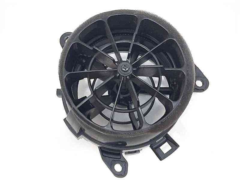 Recambio de rejilla aireadora para toyota auris advance referencia OEM IAM 5556862280 2