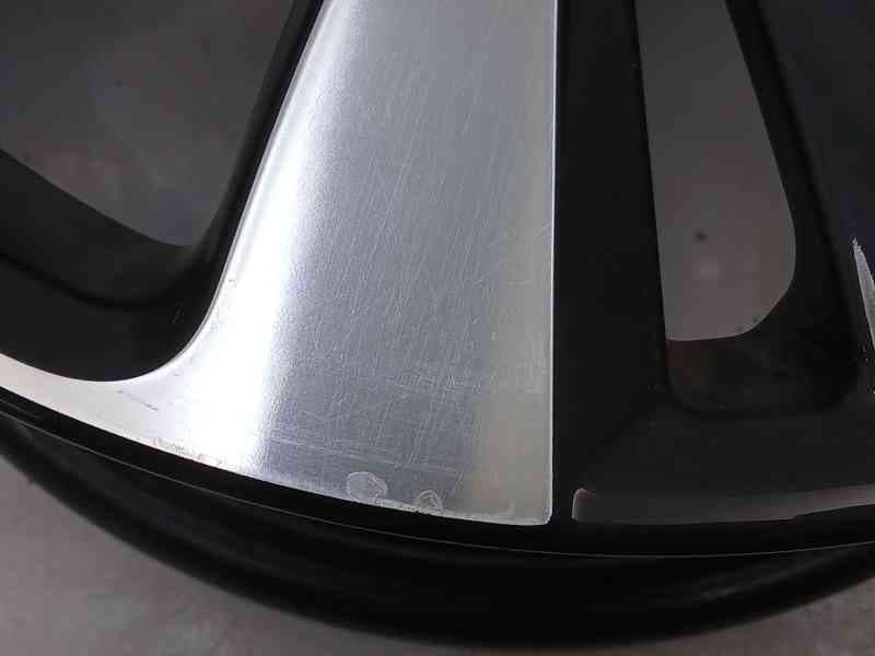 Recambio de llanta para citroën c3 iii (sx) 1.2 vti 82 referencia OEM IAM 9813075077 5