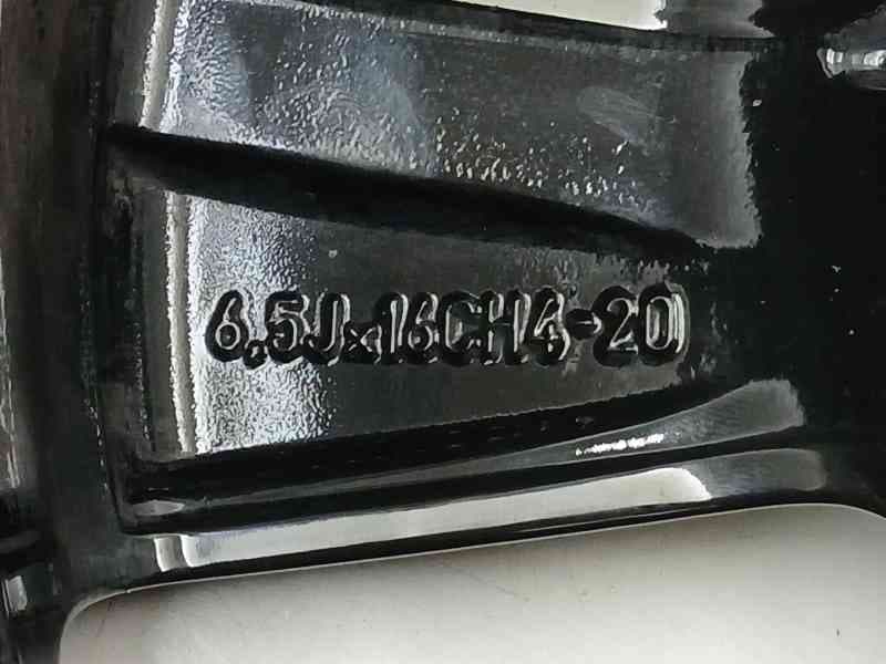 Recambio de llanta para citroën c3 iii (sx) 1.2 vti 82 referencia OEM IAM 9813075077 8