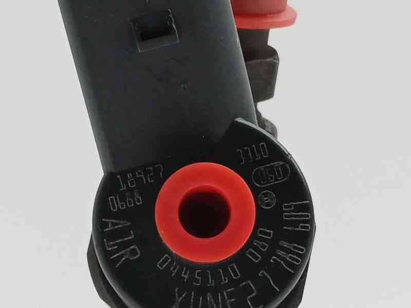 Recambio de inyector para bmw 3 (e46) 320 d referencia OEM IAM 0445110080 7788609 5