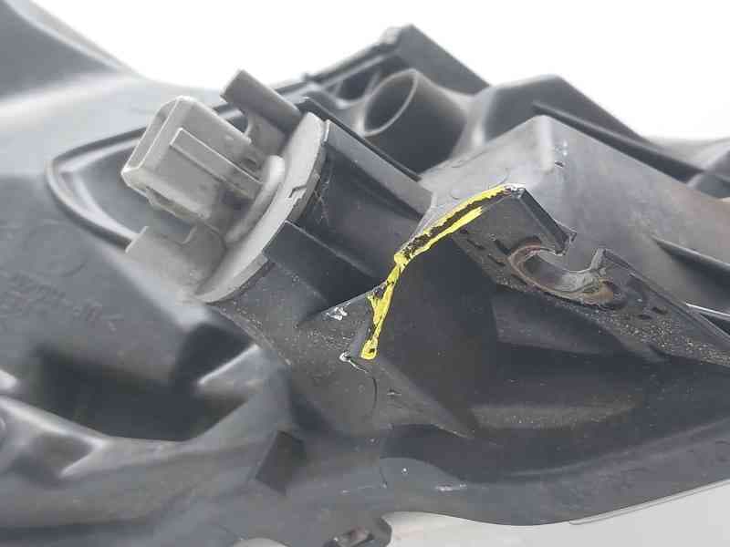 Recambio de faro derecho para peugeot 107 (pm_, pn_) 1.0 referencia OEM IAM 811100H110 6