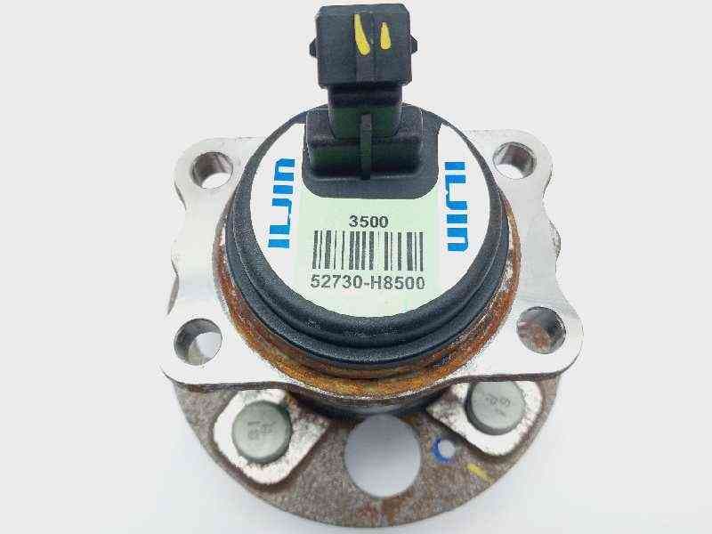 Recambio de buje para hyundai i20 klass referencia OEM IAM 52730H8500 2