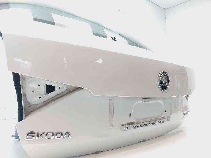 Recambio de porton trasero para skoda superb (3v3) style referencia OEM IAM 3V5827023D 3