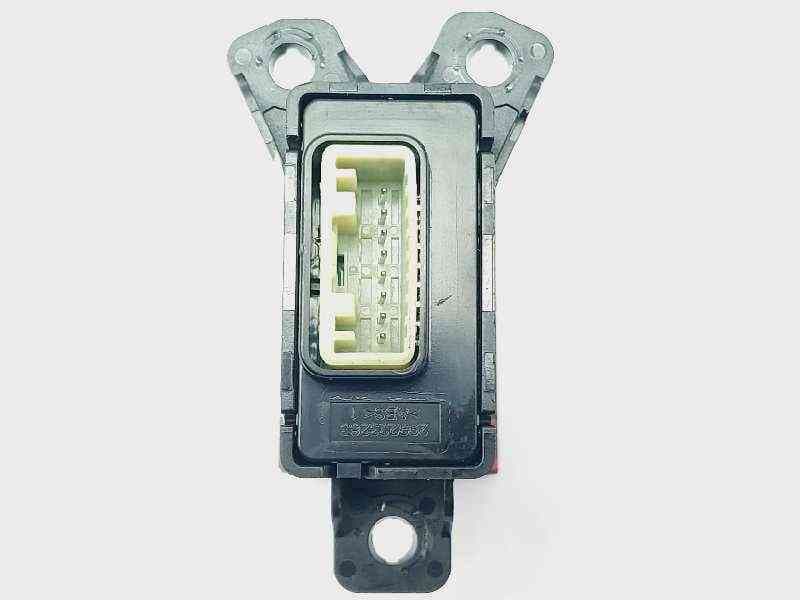 Recambio de warning para hyundai i20 klass referencia OEM IAM 93790Q0000 3