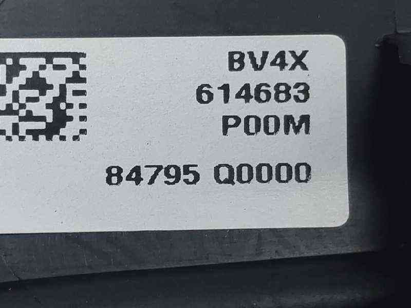 Recambio de moldura para hyundai i20 klass referencia OEM IAM 84795Q0000 3