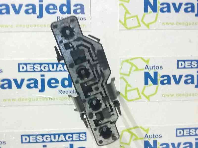 Recambio de portalamparas para volkswagen polo berlina (6n2) referencia OEM IAM 2