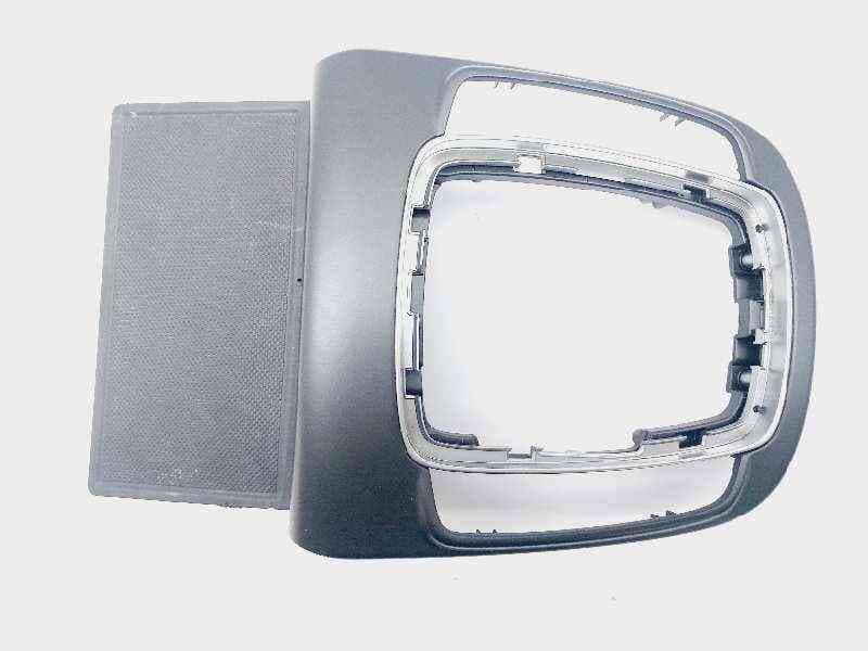 Recambio de moldura para hyundai kona essence 2wd referencia OEM IAM 84652J9001