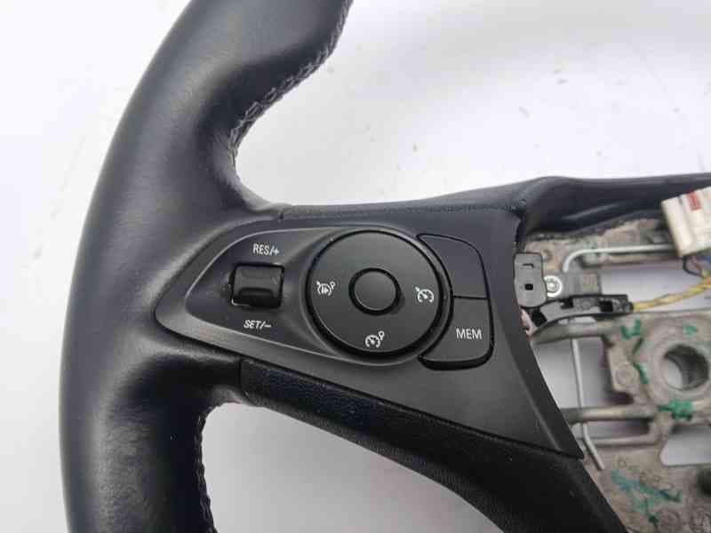 Recambio de volante para opel corsa f elegance referencia OEM IAM 39196701 2