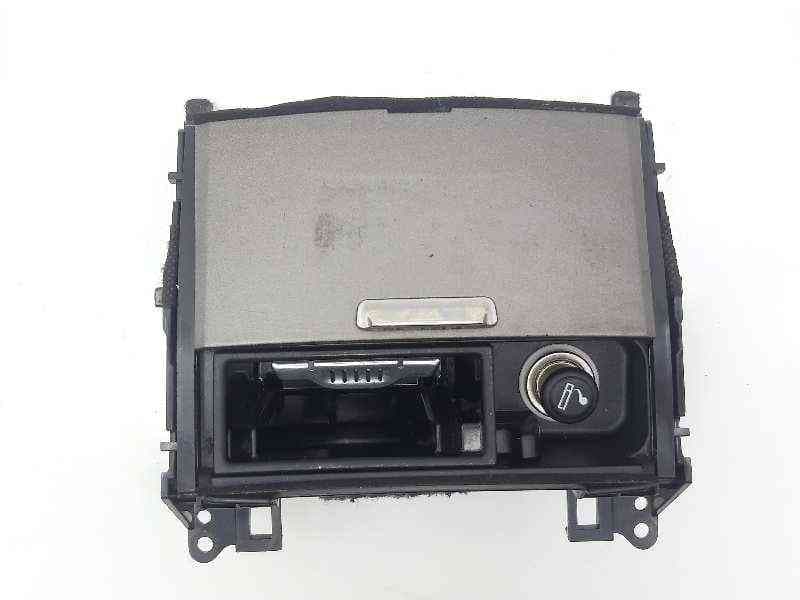 Recambio de cenicero para lexus is200 (ds2/is2) 220d referencia OEM IAM 1A421032G