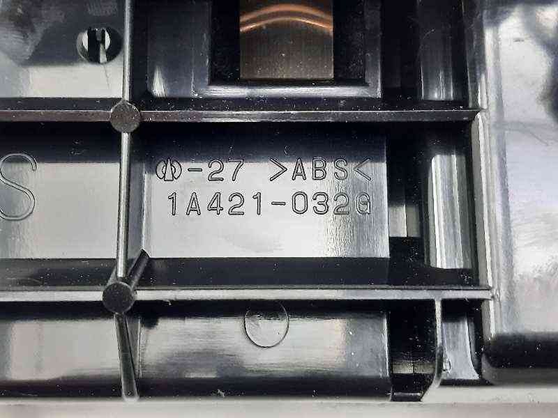 Recambio de cenicero para lexus is200 (ds2/is2) 220d referencia OEM IAM 1A421032G 3