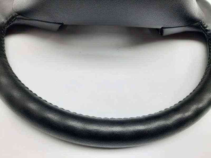 Recambio de volante para hyundai i20 city s referencia OEM IAM 561131J700 4