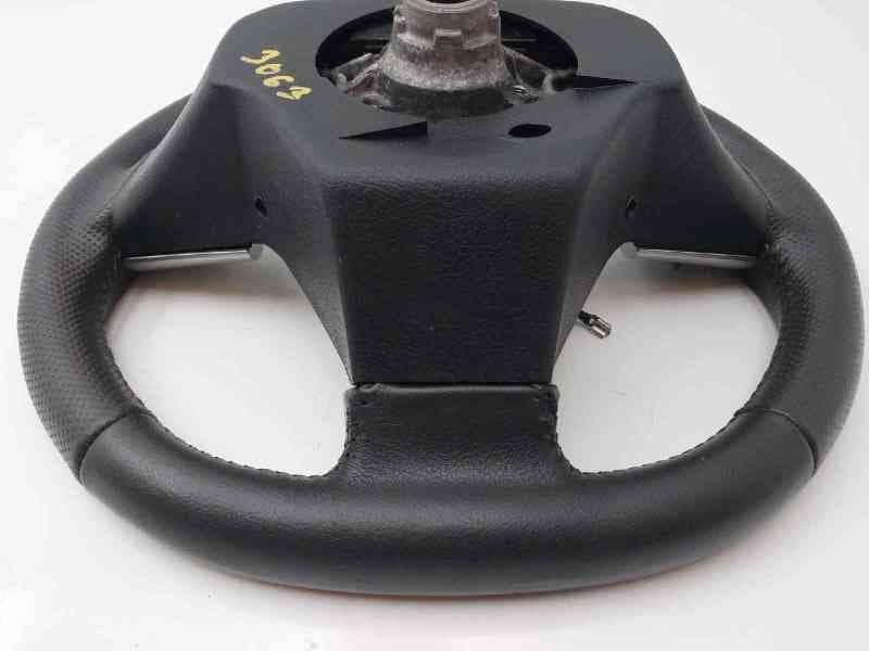 Recambio de volante para toyota auris advance referencia OEM IAM 8425002050 2