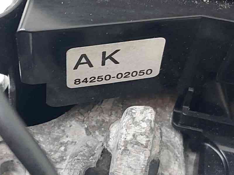 Recambio de volante para toyota auris advance referencia OEM IAM 8425002050 3
