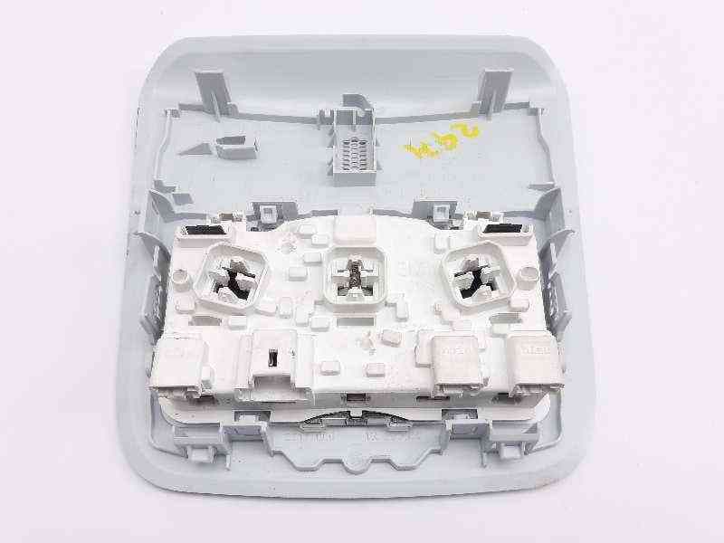 Recambio de luz interior para peugeot 208 access referencia OEM IAM 9674441377 2