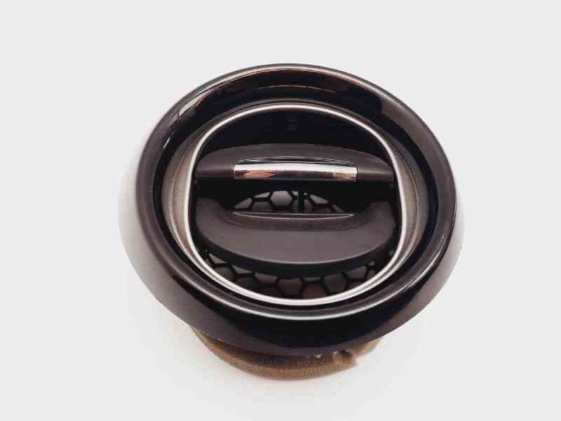 Recambio de rejilla aireadora para renault captur life referencia OEM IAM 687606926R