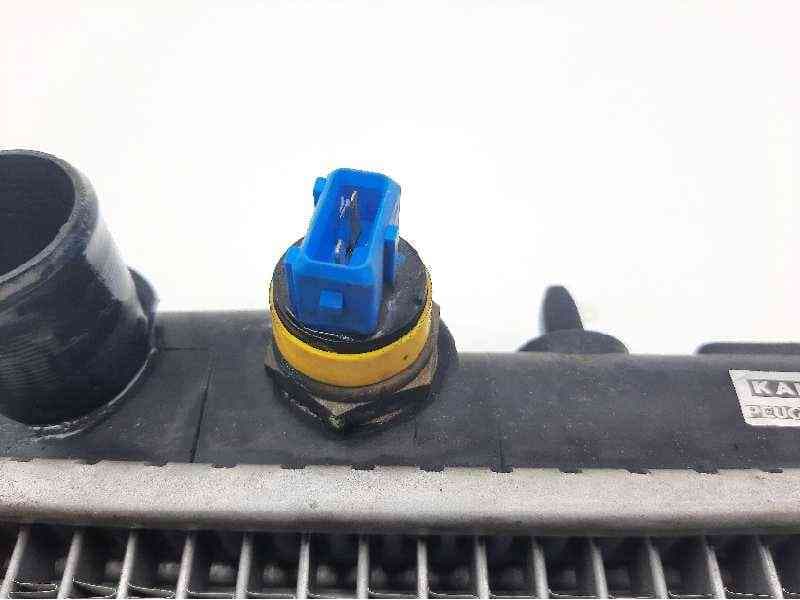 Recambio de radiador agua para peugeot 206 berlina xr referencia OEM IAM - Blanco 3