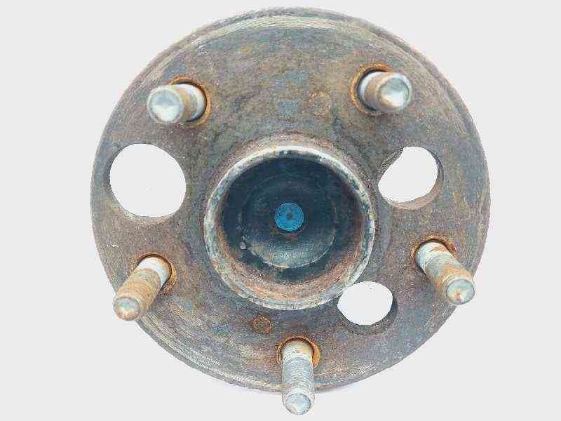 Recambio de buje para toyota auris hybrid active referencia OEM IAM 8954452040