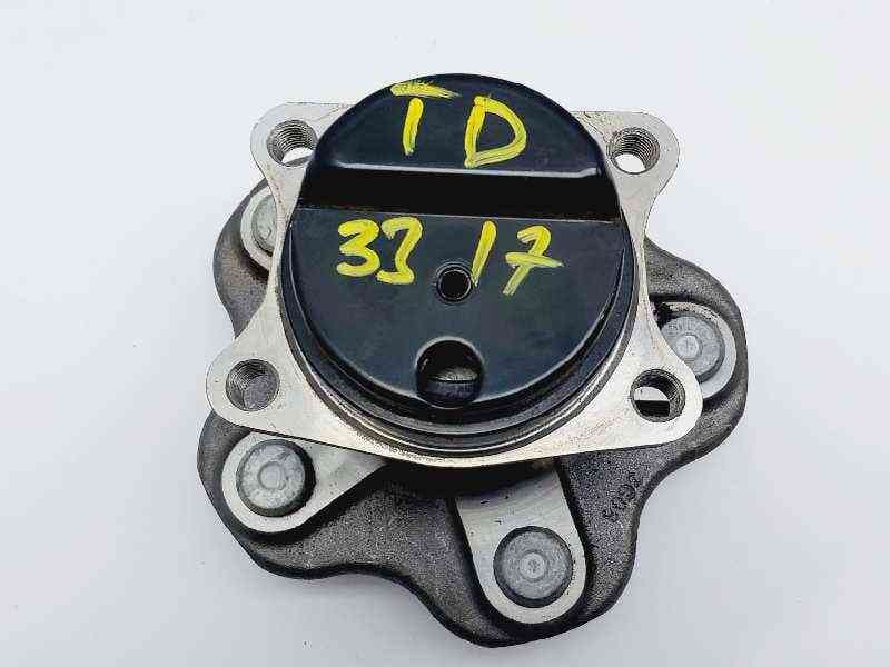Recambio de buje para nissan pulsar (c13) tekna referencia OEM IAM 432023ZL0A 2