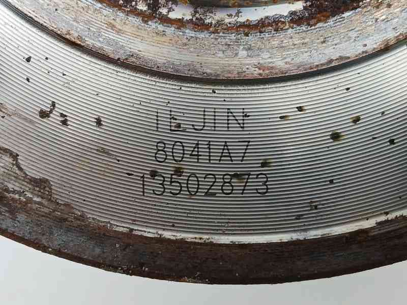 Recambio de buje para opel astra j (p10) 1.7 cdti (68) referencia OEM IAM 13502873 2