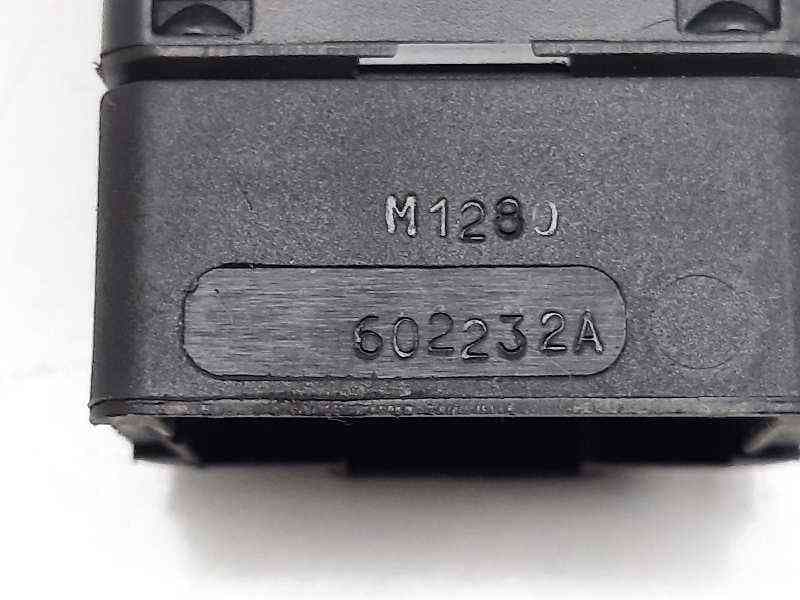 Recambio de warning para dacia duster ambiance 4x2 referencia OEM IAM 602232A 3