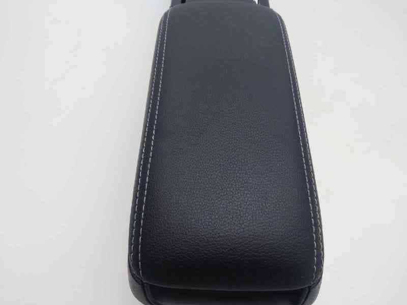 Recambio de apoyabrazos central para skoda rapid active referencia OEM IAM 6V0864273A 3
