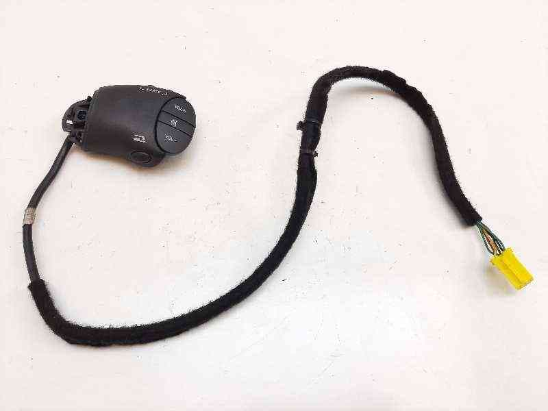 Recambio de mando multifuncion para dacia duster ambiance 4x2 referencia OEM IAM