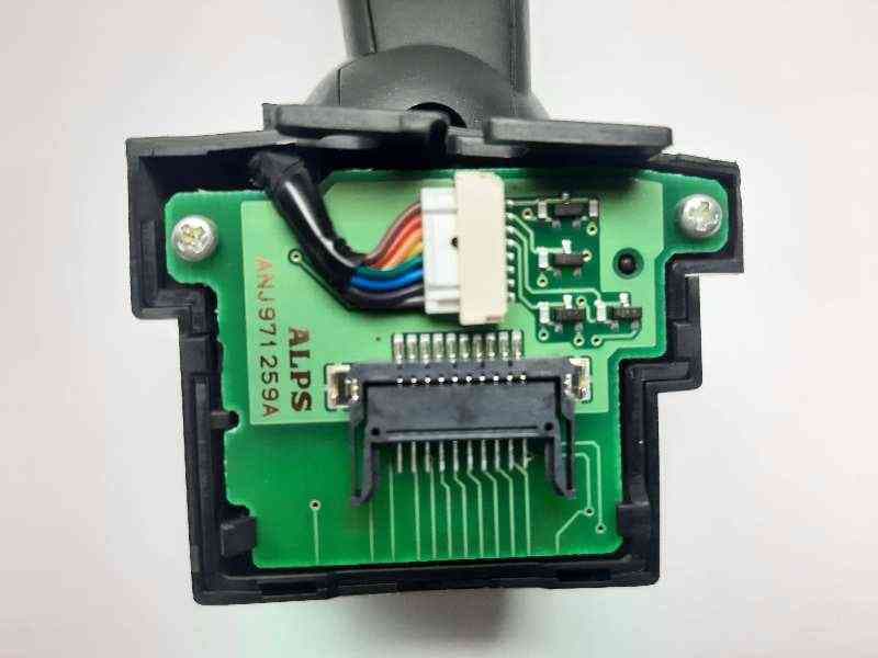 Recambio de mando limpia para volvo v40 momentum referencia OEM IAM 31456041 2