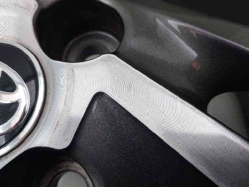 Recambio de llanta para toyota yaris hybrid referencia OEM IAM 426110DG80 2