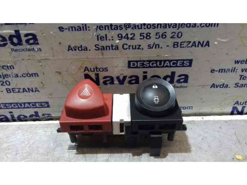 Recambio de warning para renault megane ii berlina 3p referencia OEM IAM 8200095493