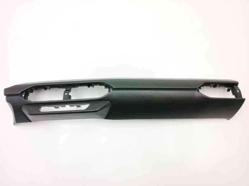 Recambio de moldura para dacia sandero iii 1.0 sce 65 referencia OEM IAM 683102674R