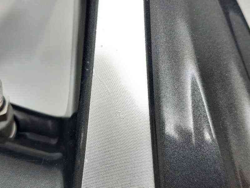 Recambio de llanta para lexus ct 200h white edition referencia OEM IAM 0052202013 2