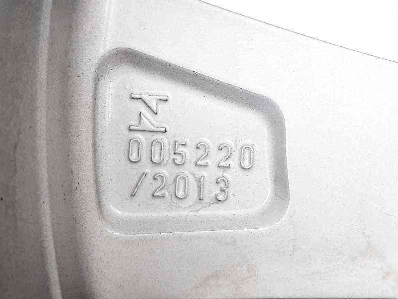 Recambio de llanta para lexus ct 200h white edition referencia OEM IAM 0052202013 5