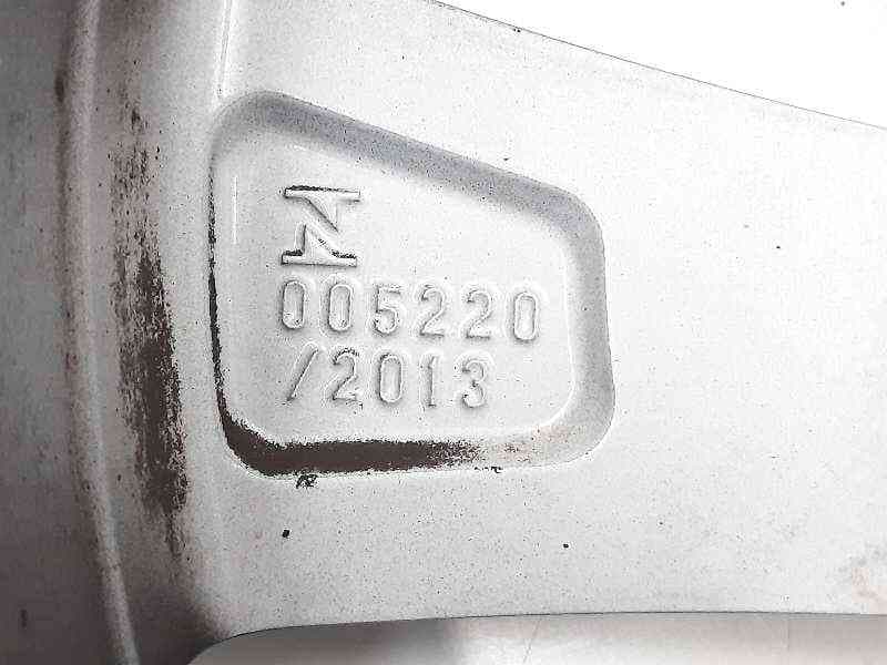 Recambio de llanta para lexus ct 200h white edition referencia OEM IAM 0052202013 5