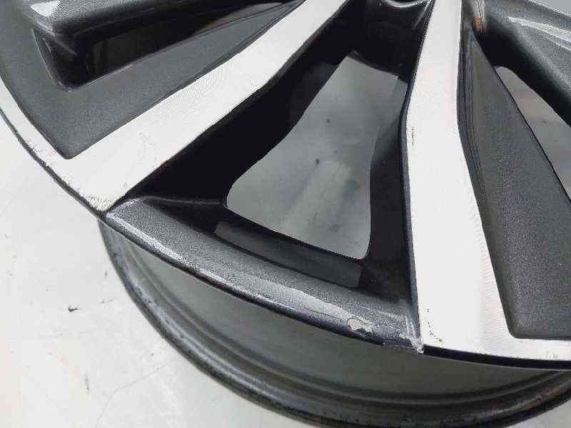 Recambio de llanta para renault kadjar limited 4x4 referencia OEM IAM 403005400R 3