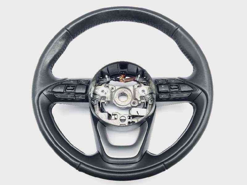 Recambio de volante para toyota yaris xpa1f referencia OEM IAM 643602800F