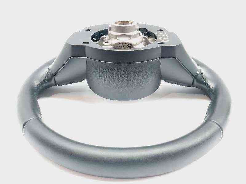 Recambio de volante para toyota yaris xpa1f referencia OEM IAM 643602800F 2