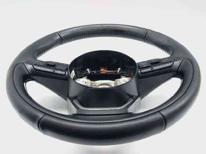 Recambio de volante para toyota yaris xpa1f referencia OEM IAM 643602800F 6