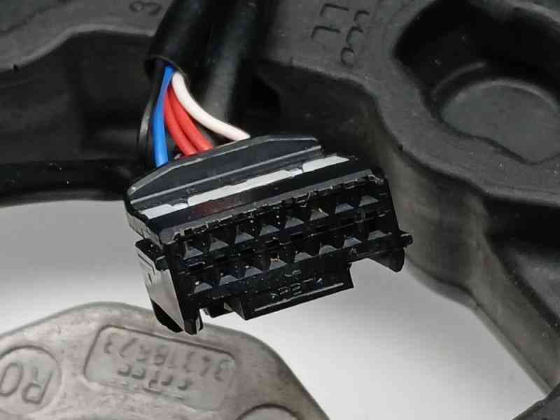Recambio de volante para dacia sandero iii 1.0 sce 65 referencia OEM IAM 484002535R 4