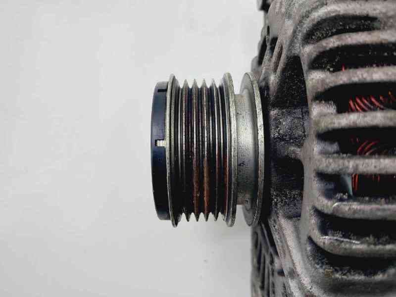 Recambio de alternador para hyundai i20 comfort referencia OEM IAM 373002A050 2606219 - Negro