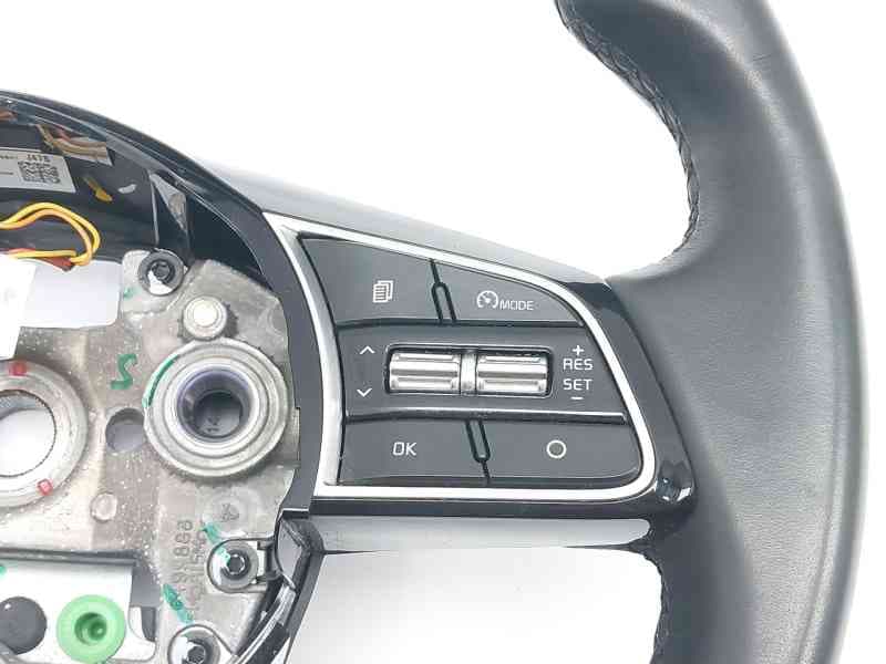 Recambio de volante para kia ceed crdi referencia OEM IAM 56100J7470SA1  4E7R2Y1200 4