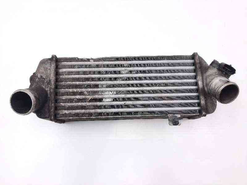 Recambio de intercooler para hyundai i20 comfort referencia OEM IAM 282712A700 - Negro