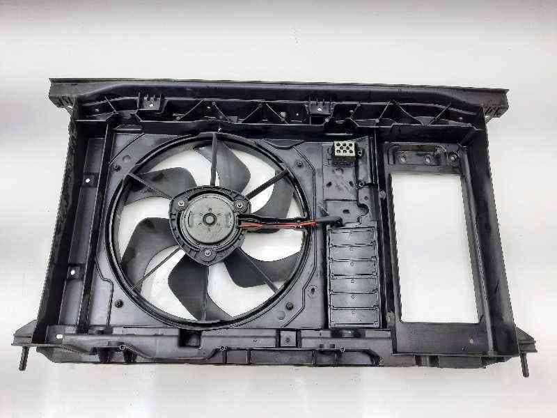 Recambio de electroventilador para citroën c4 picasso sx referencia OEM IAM 300000801 2