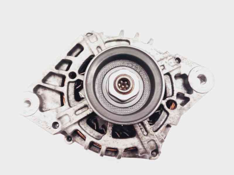 Recambio de alternador para hyundai i20 classic referencia OEM IAM 3730003355 2622650 5