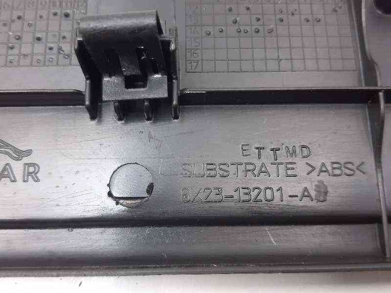 Recambio de moldura para jaguar xf 2.2 diesel referencia OEM IAM 8X2313201A 3