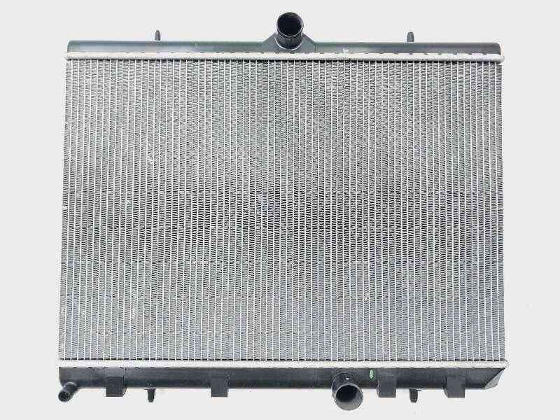 Recambio de radiador agua para ds 5 style referencia OEM IAM 9682477580 B3700006